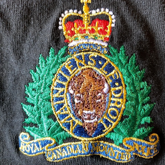 AAA RCMP Tee-shirt, with crest.  Men's Large, black, 100% cotton.  Pre-owned. - Picture 5 of 6